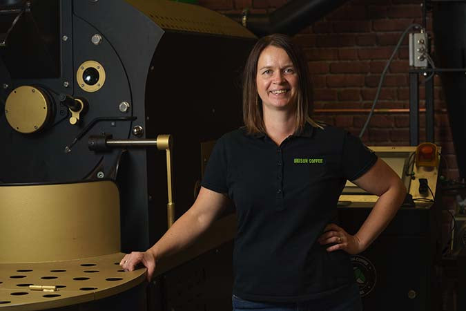 Sari Kämäräinen - Raaka-ainetoimitukset, laitehoito, pakkaus, verkkokaupan pyörittäminen